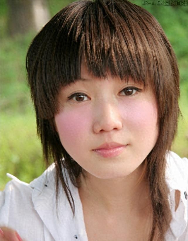 “最红裸模”*筱雨张**：22岁时拍写真火爆全网，如今将近40岁仍单身