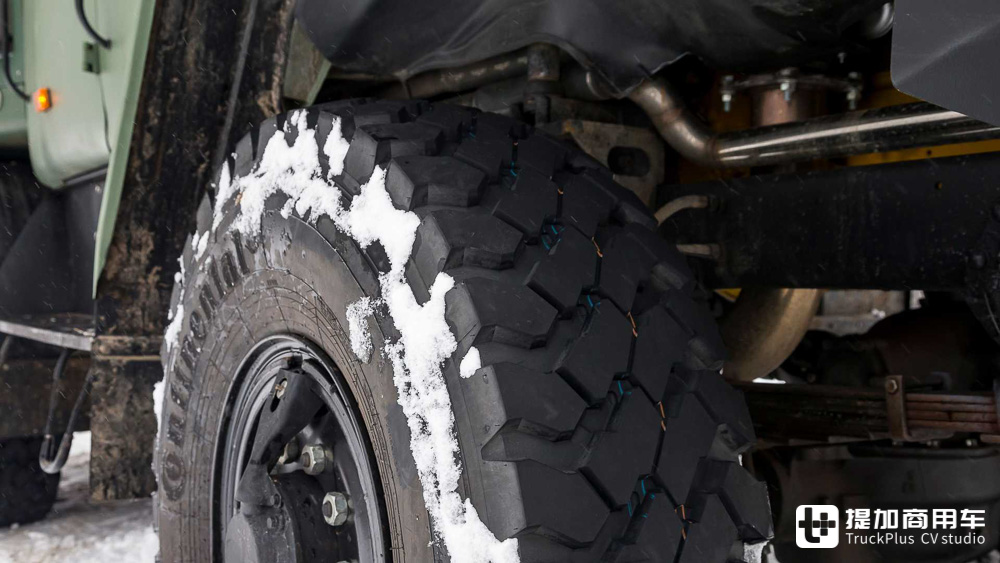 乌拉尔4320军用卡车穿越西伯利亚,遥控乌拉尔4320型6x6越野卡车