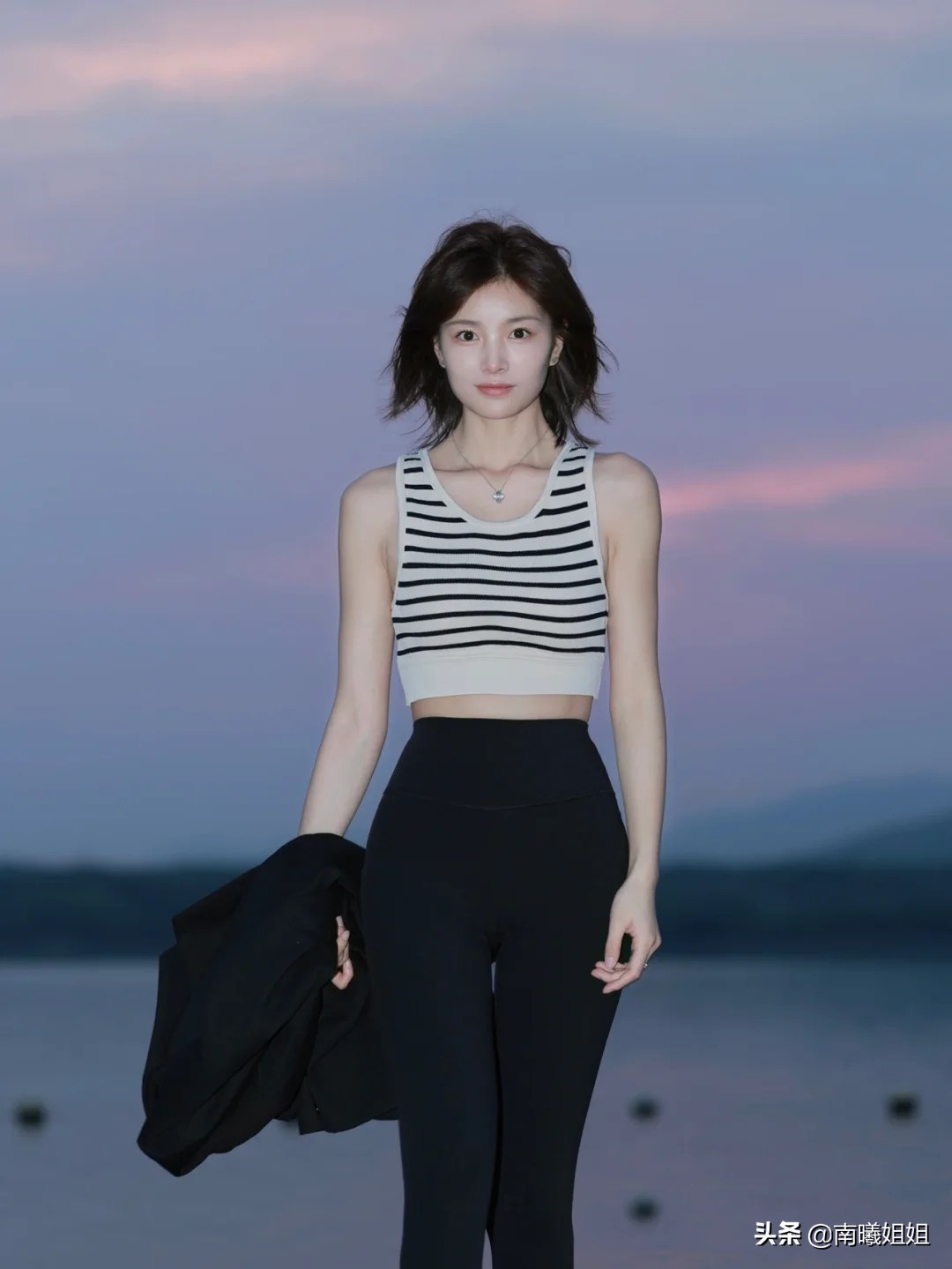 我对“无痕裤”的偏见，在看到这些素人街拍后变了，百搭又显瘦