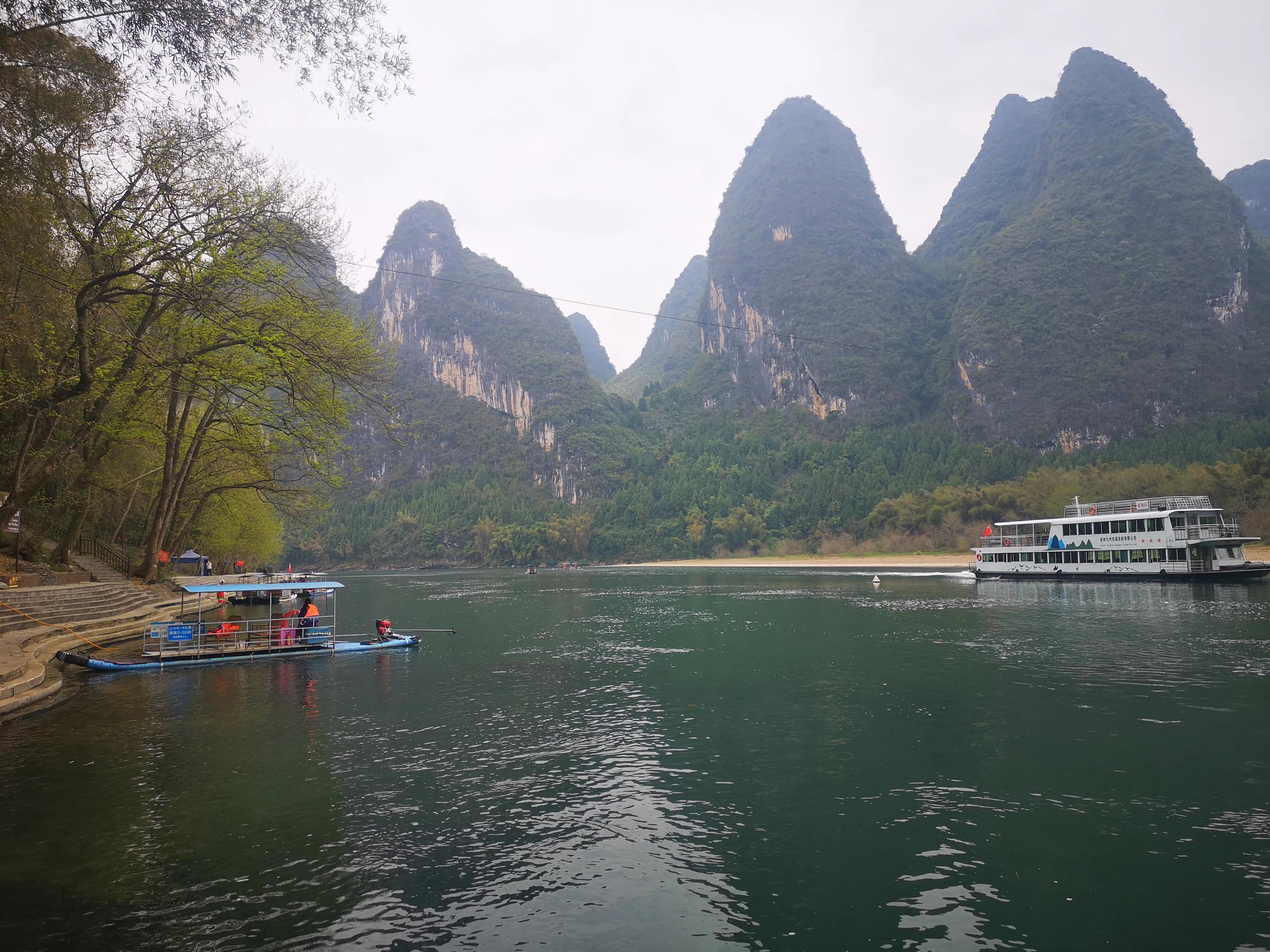 怎么用太阳能板给原车充电,太阳能板怎么给电动汽车充电