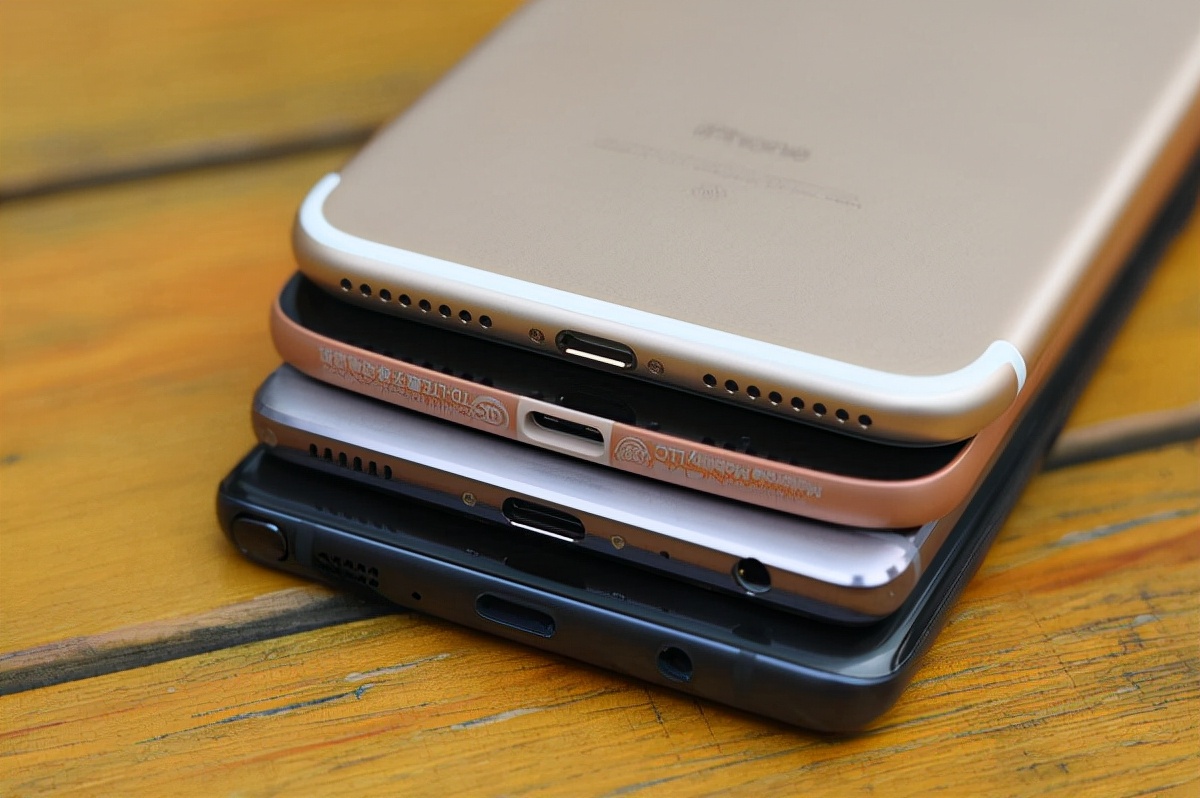 苹果手机和htc手机音质哪个好,htc双扬声器的手机有哪些