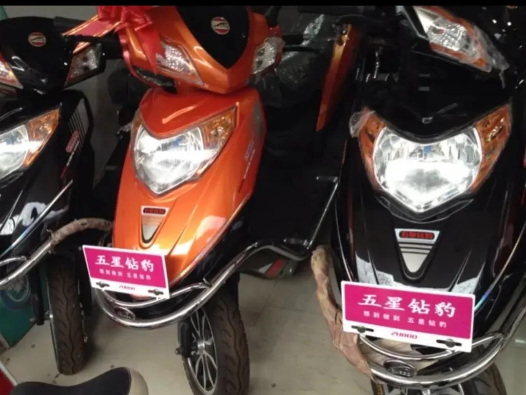 雅迪冠能e10和艾玛指挥官续航能力,雅迪爱玛台铃电动车哪种最好