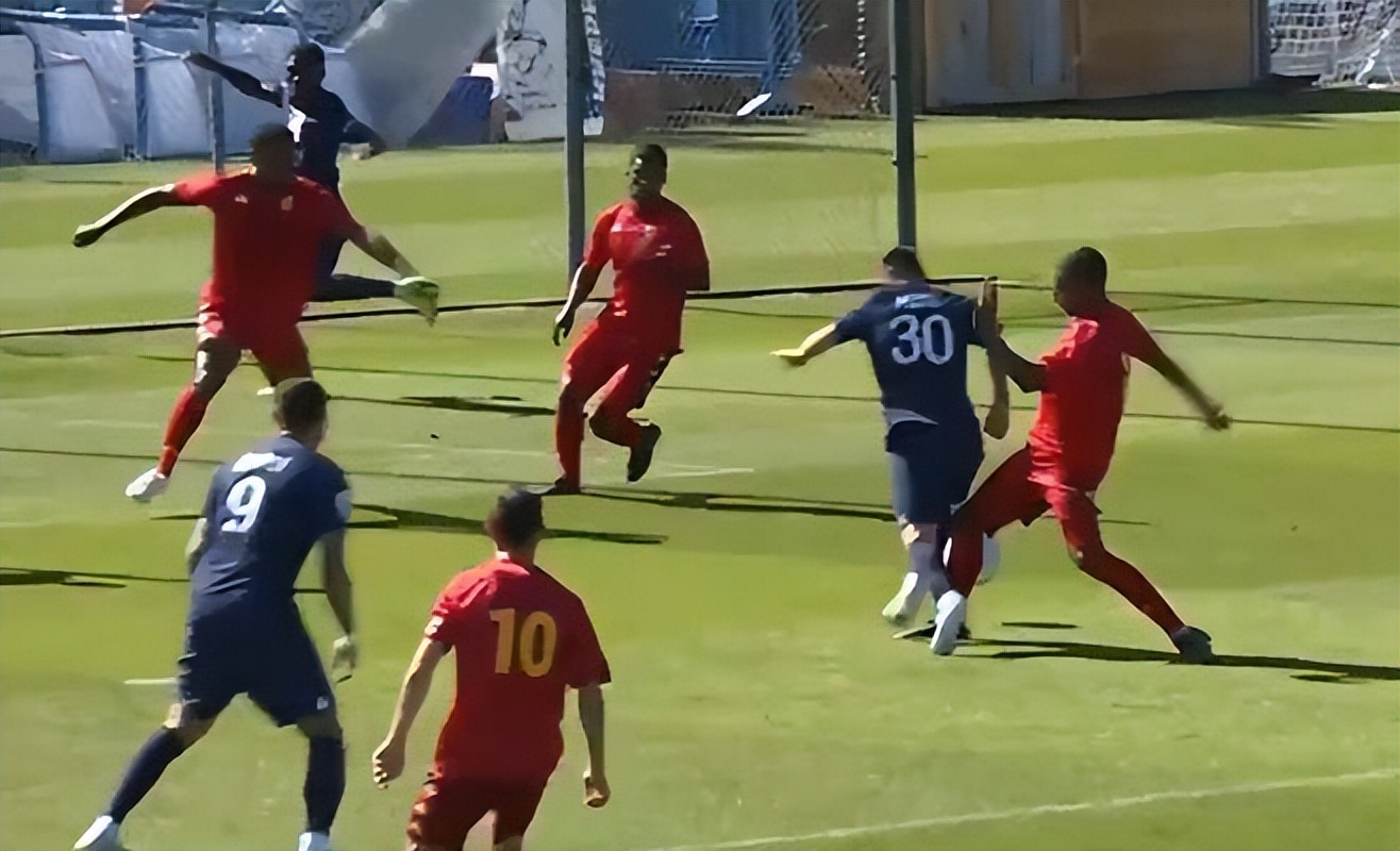 想开了！梅西今晨又造点+让点！1镜头最风骚，并非两度挑传内少