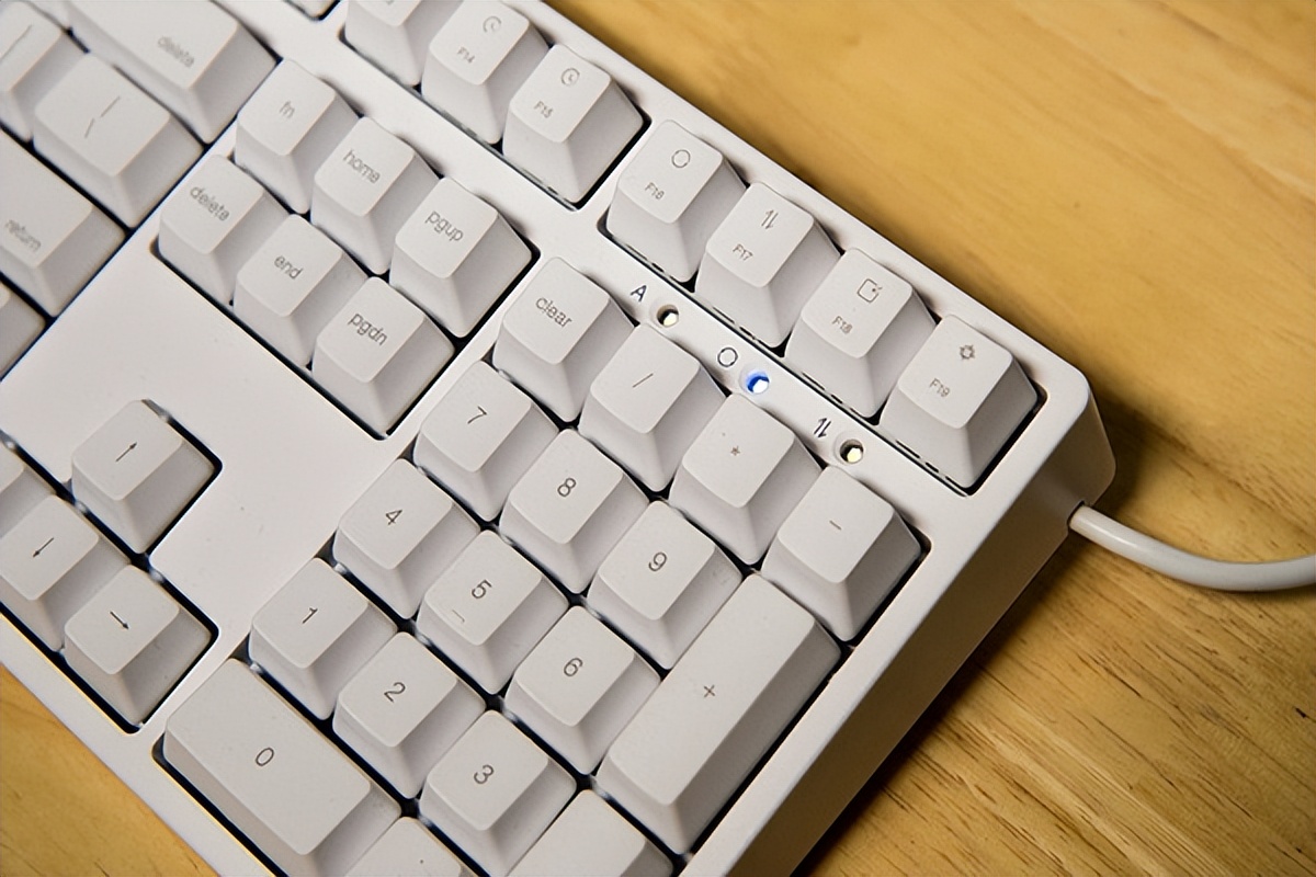 哪个牌子键盘好用性价比高,键盘鼠标什么牌子好用