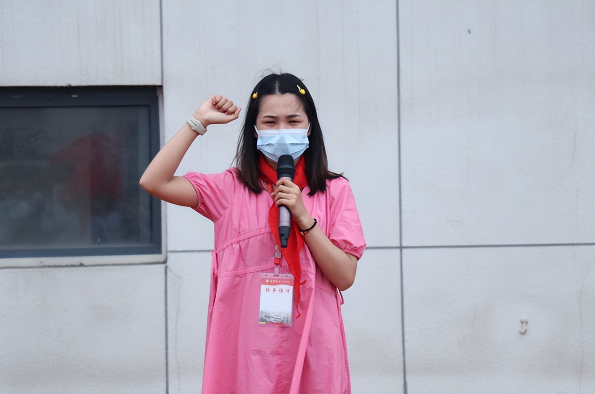 各学校少先队入队仪式,五路小学少先队员入队仪式