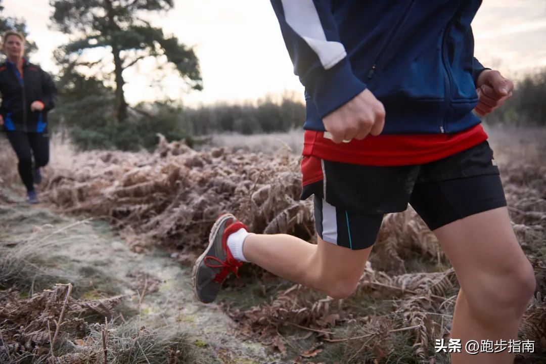 怎样呼吸跑步不累,怎样跑步才能不累脚