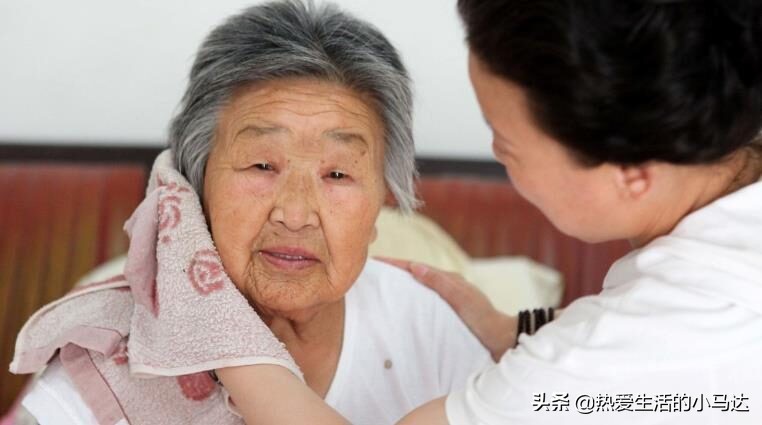 人到晚年老伴走了另一半该怎么办,人到老年怎么办