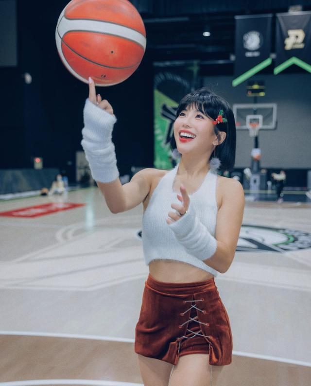 绝了!爆料人:和霍华德发生关系的台妹身材很好,看了都把持不住