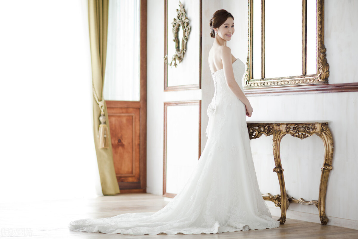 婚纱是购买好，还是租更好呢？