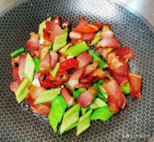 炒腊肉放油不,豆腐干炒腊肉的做法腊肉不咸
