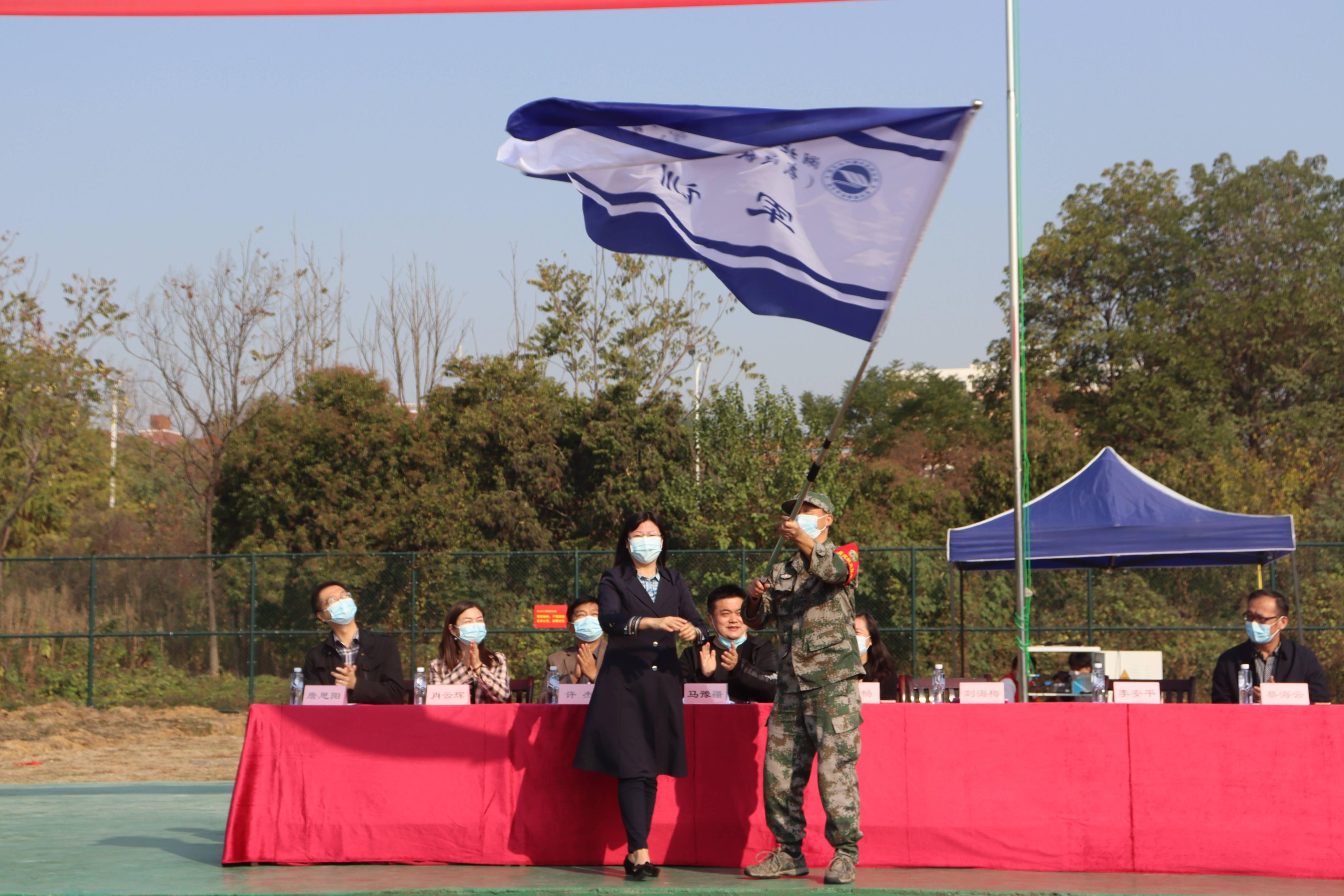 武汉铁路桥梁职业学院军训开幕式,湖北铁道职业学院军训多少天