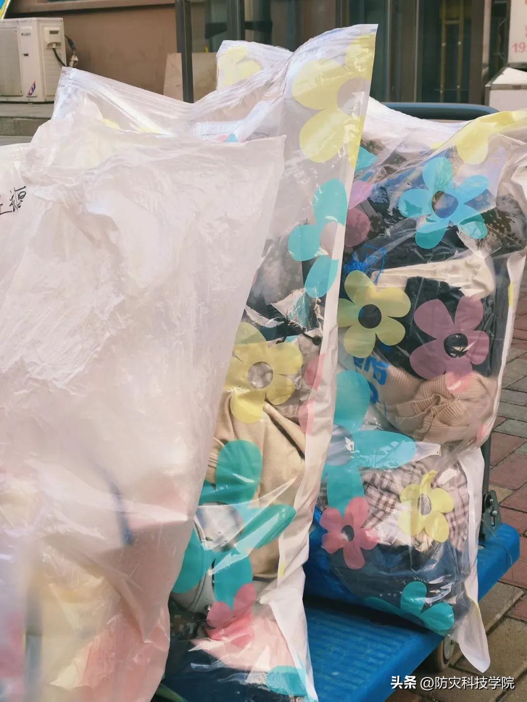 闲置衣服上门回收各种闲置旧衣服,旧衣回收联系电话