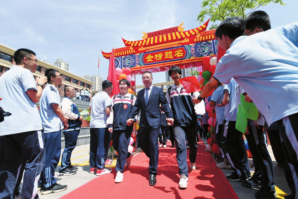 山西省30万考生参加高考,山西近30万考生赶考