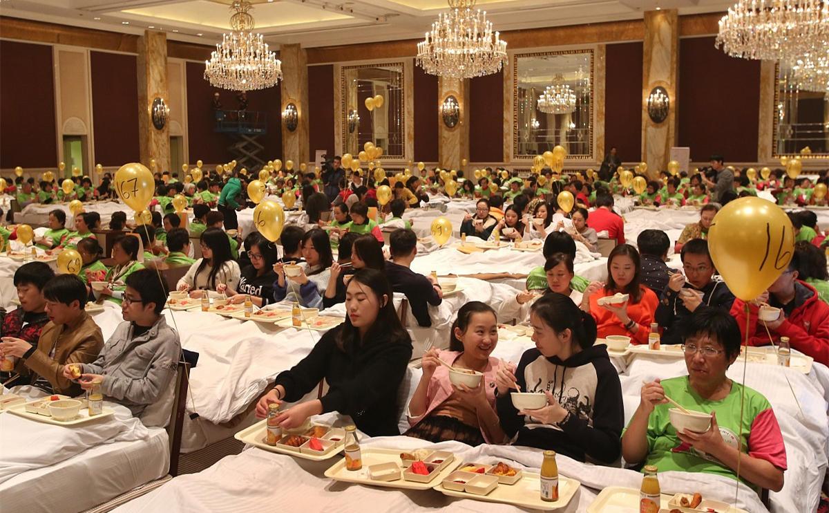 丈夫把情人安排进家里当保姆,老公把情人请回家当保姆