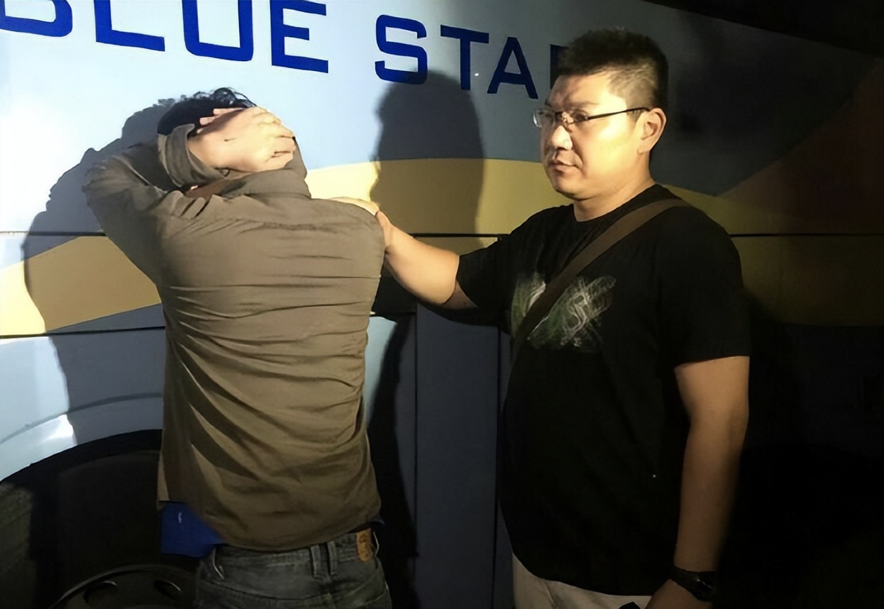 浙江富二代，花3亿追网红女，骗王思聪1.7亿，下场大快人心