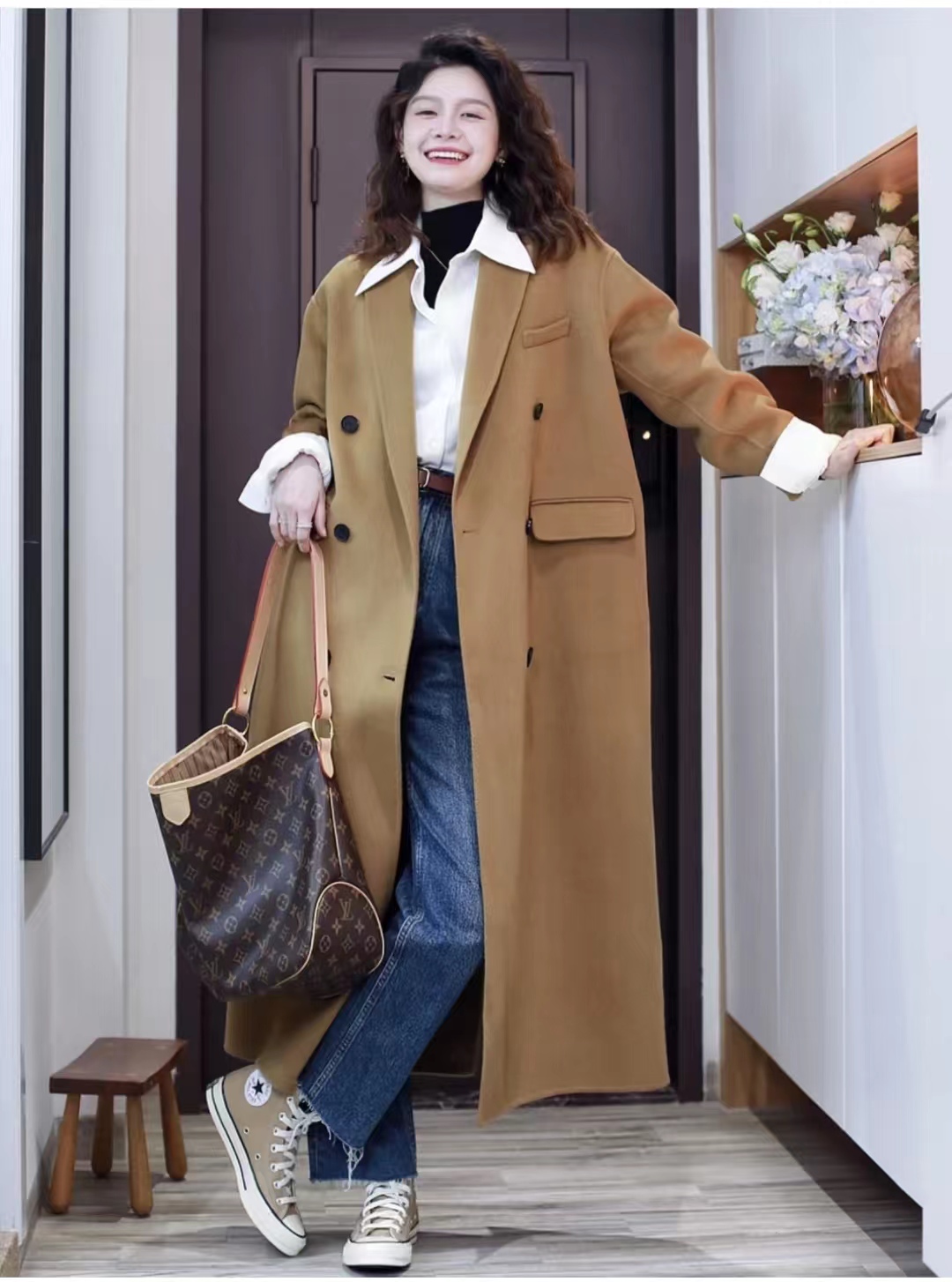 白色大衣里面搭配什么颜色显高级,17-20岁女气质大衣