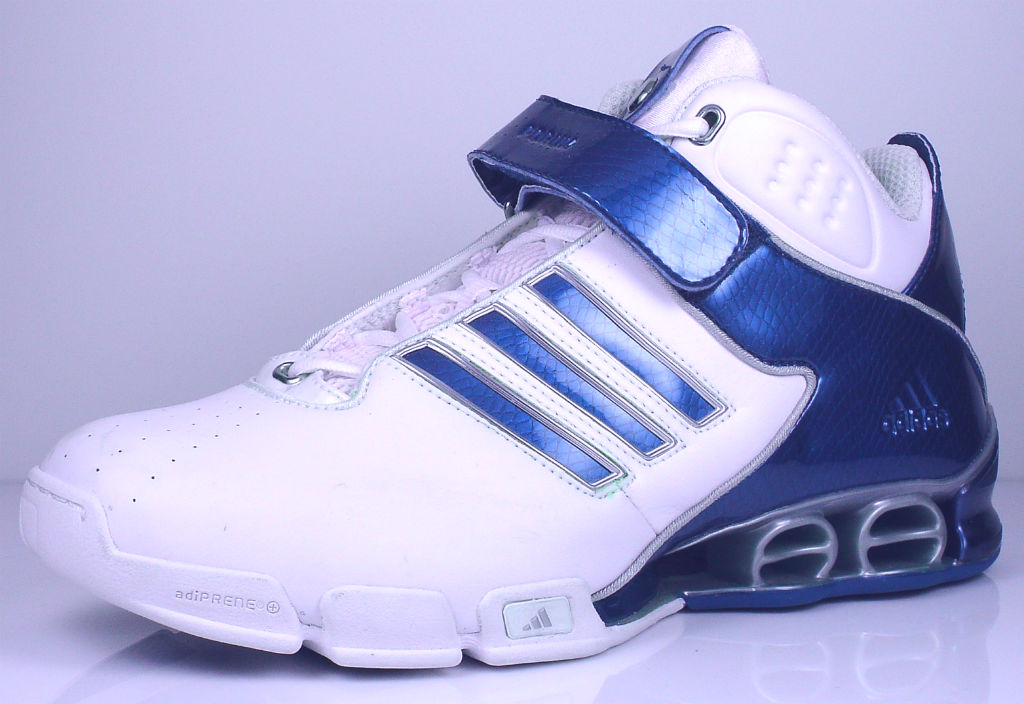 德怀特霍华德奥兰多,阿迪达斯霍华德历代篮球鞋图片