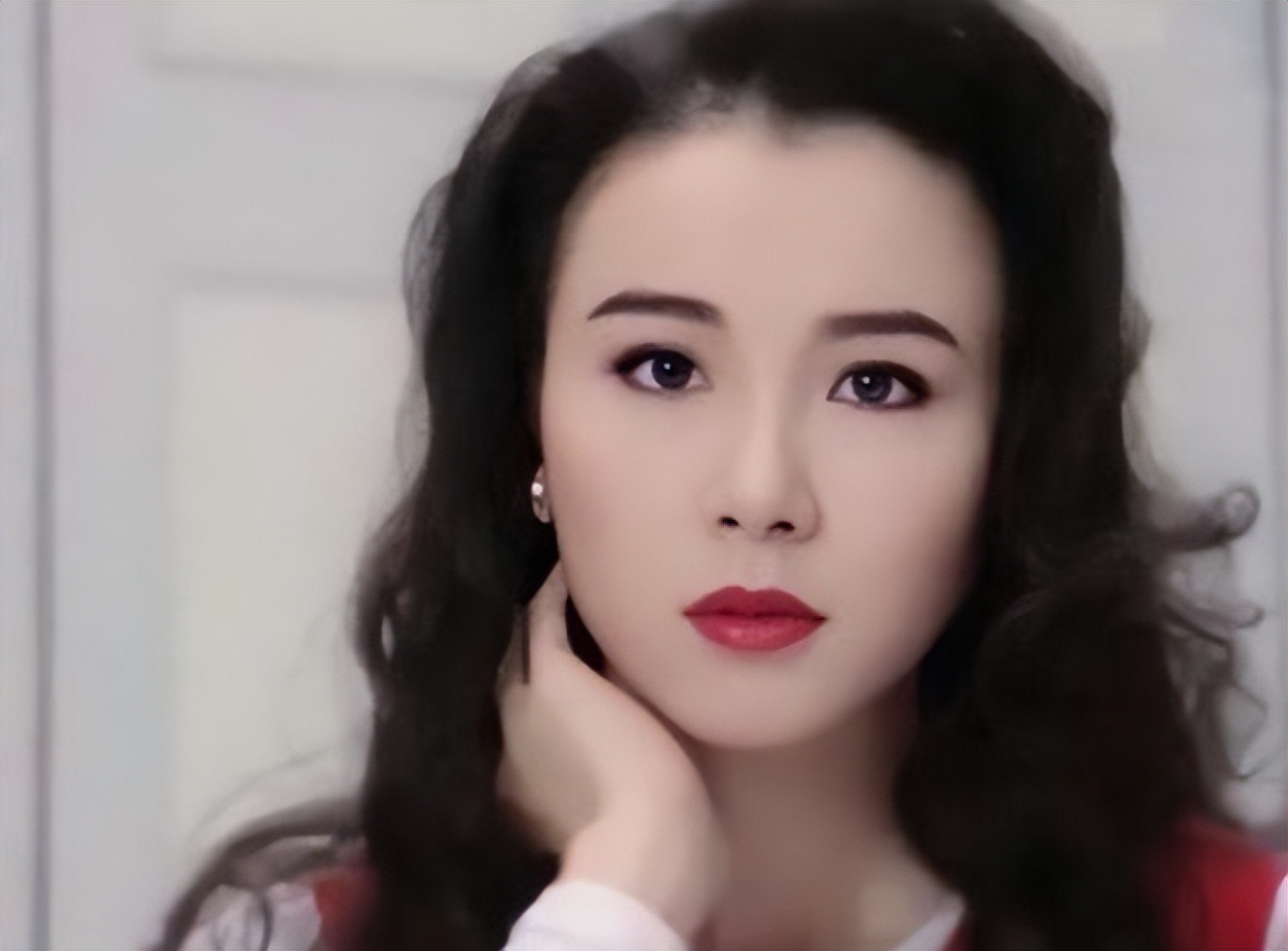 整容过度垮脸的女星,整容失败的蛇精脸女演员