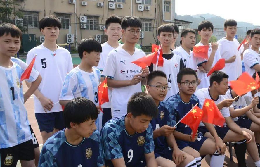 喜迎二十大，拼搏绿茵场——建华中学2022年校园足球联赛开幕