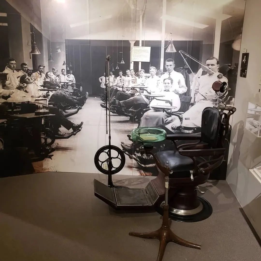 带你走进牙椅的百年发展史图片,带你走进200万年前的人类始祖生活