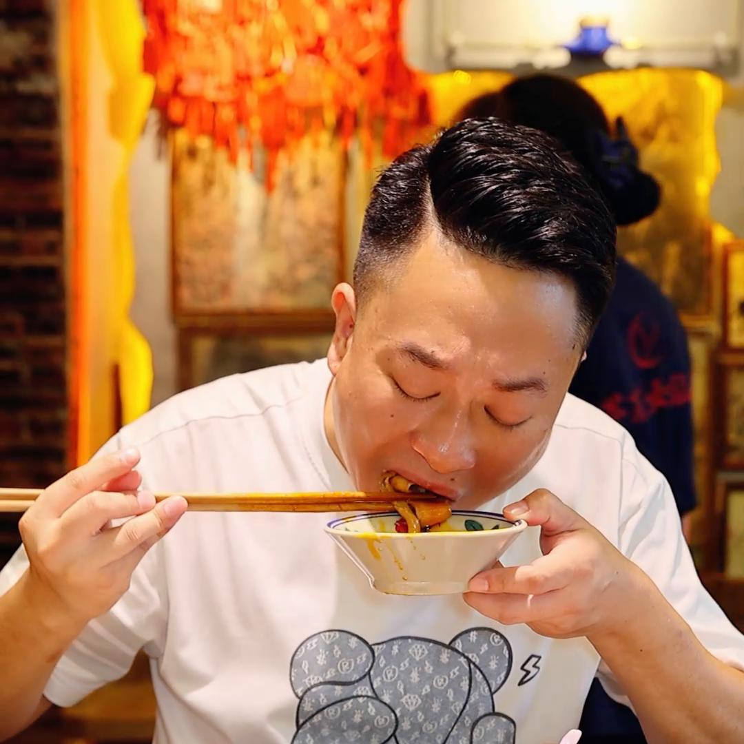 在这里吃火锅鹅肠面超级过瘾!巴适得板✌️#这家店回头客超多