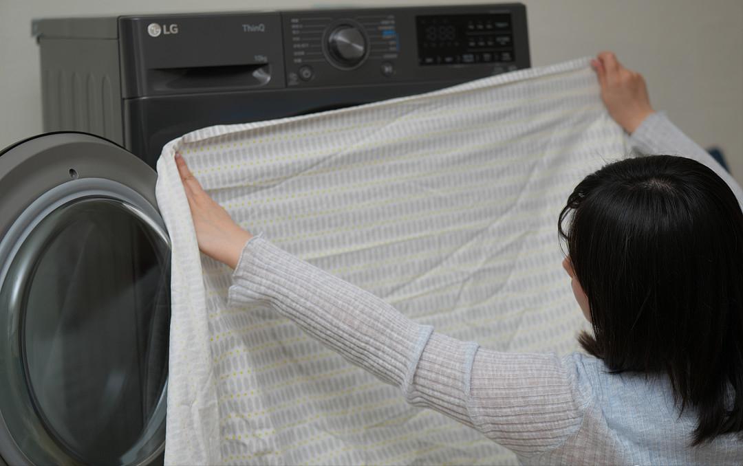 超越妈妈手洗？LG星云黑洗烘套装，AIDD直驱+双变频热泵香不香？