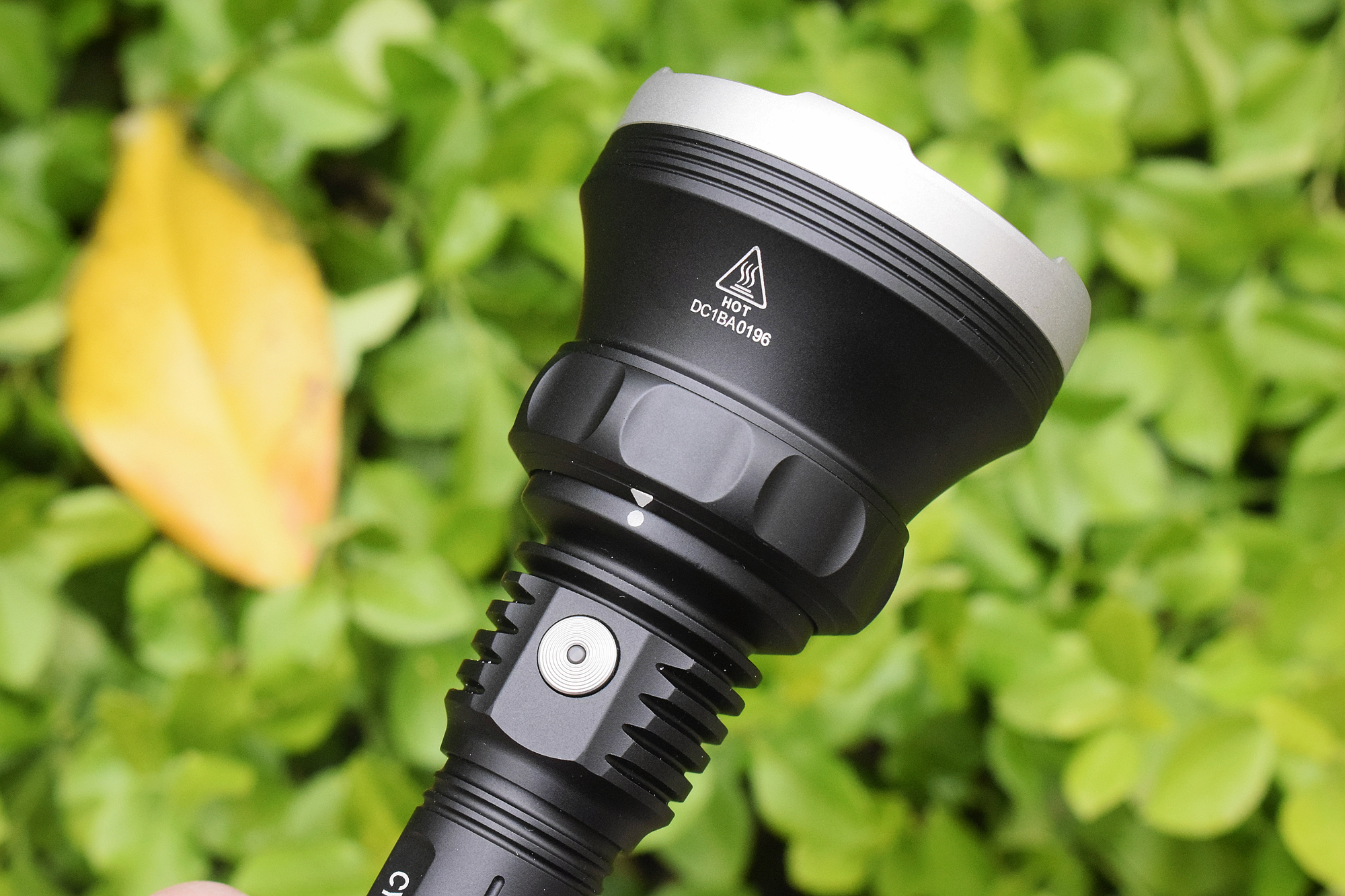 双光源任切换，千米光柱一线天！CYANSKYH5GT远射手电体验