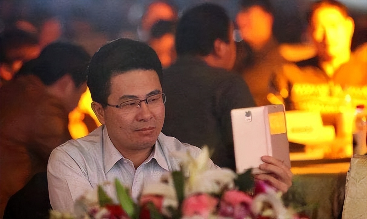 金立老板到底输了多少,金立老板输了多少个亿