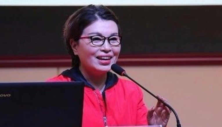 央视主播李瑞英儿子两次坠楼,央视主播李瑞英儿子坠楼后怎样了