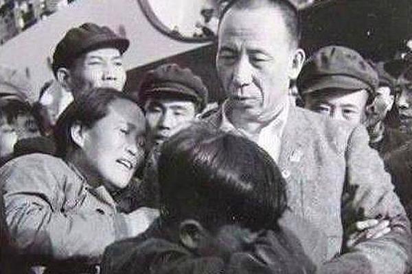 日本山洞发现野人,日本深山发现一个人隐居山洞