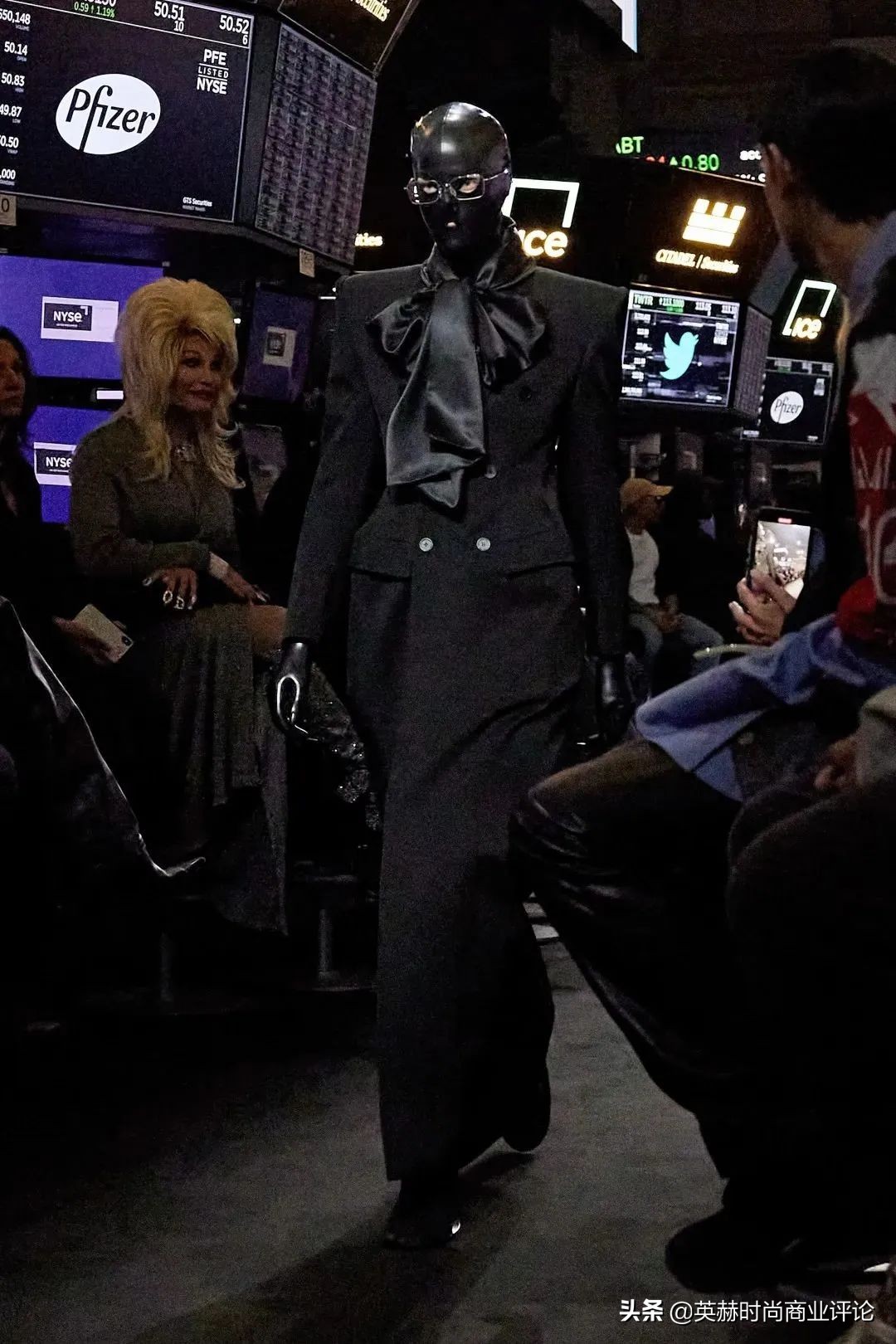 2023早春度假系列,Balenciage来到纽约证券交易所