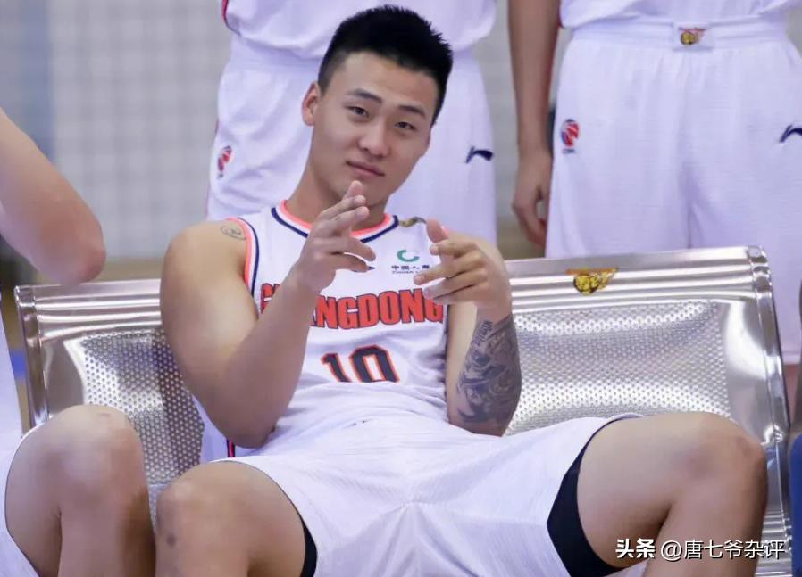 世界杯十大后卫郭艾伦,中国男篮现役第一后卫赵睿的实力