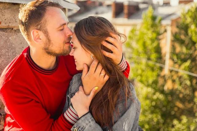 睡前怎么撩女生想你一整夜,睡前怎样撩男生心动