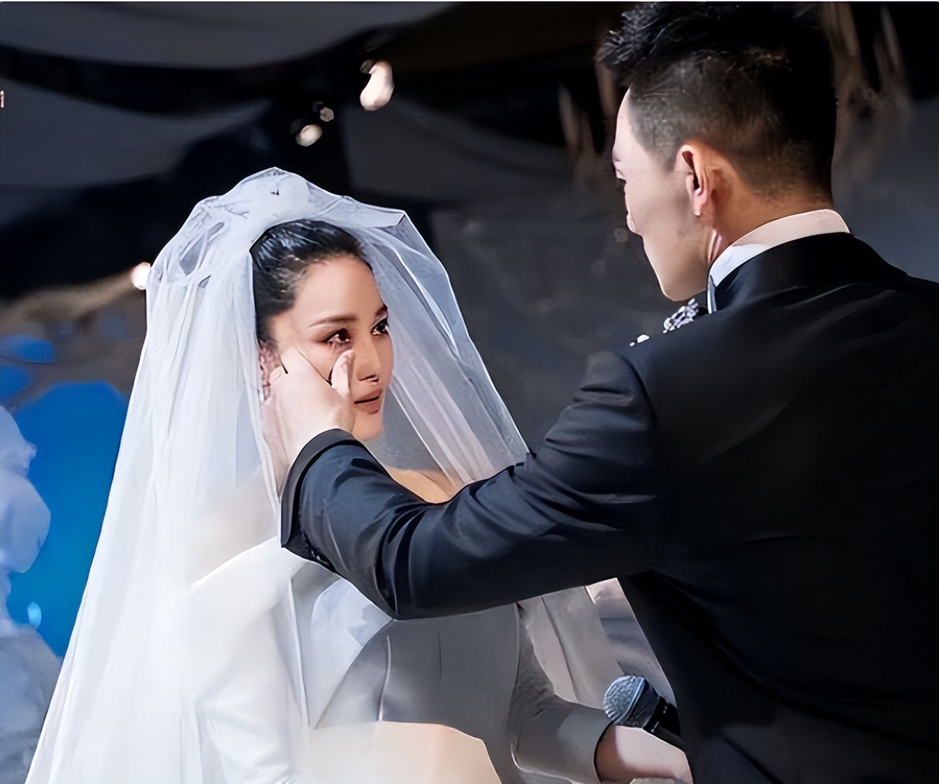 张馨予坎坷情史成功逆袭吴卓羲,吴卓羲张馨予挺般配的