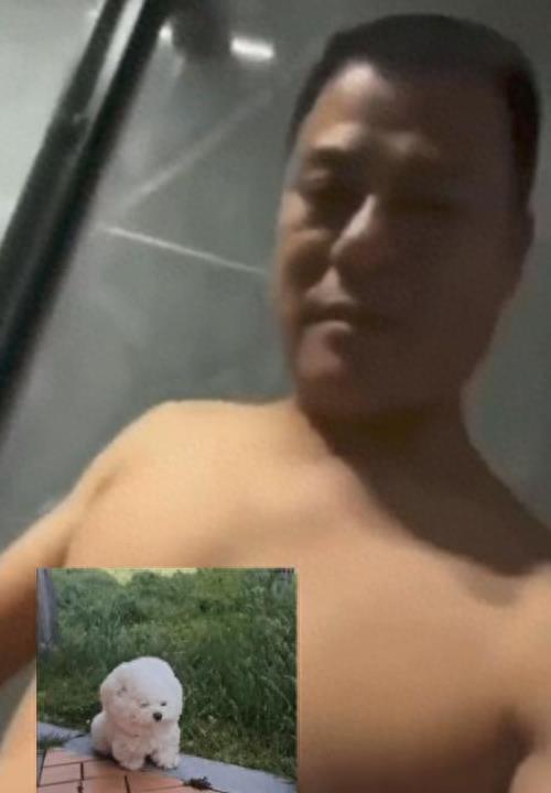 关注小杨哥爸爸不雅视频：群已解散，涉事者删除评论