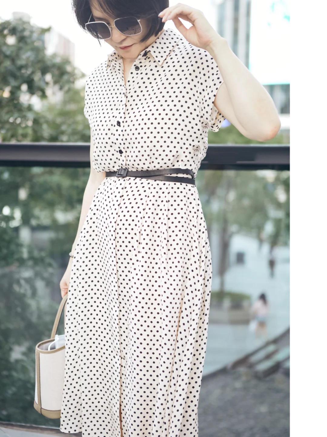 中年妇女穿裙子还是穿裤子好,中年女人穿裙子搭配什么鞋