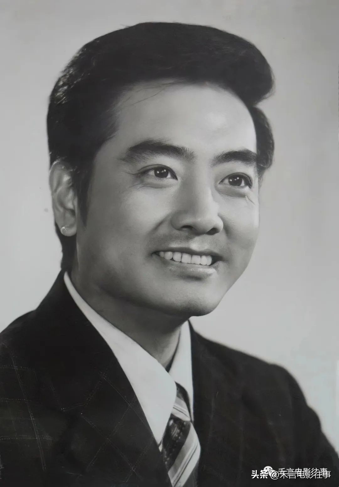 梁波罗、达式常、唐国强、周里京、王志文，哪位男神西服最潇洒？