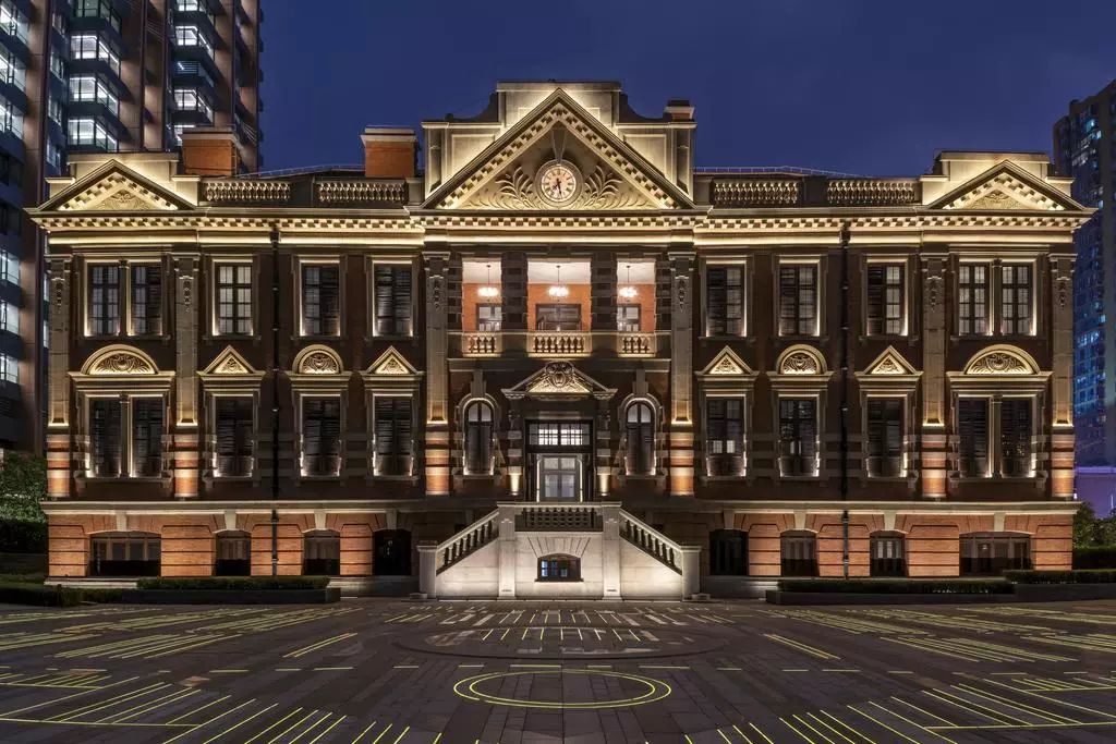 fila全球概念店,fila要买大一号的吗