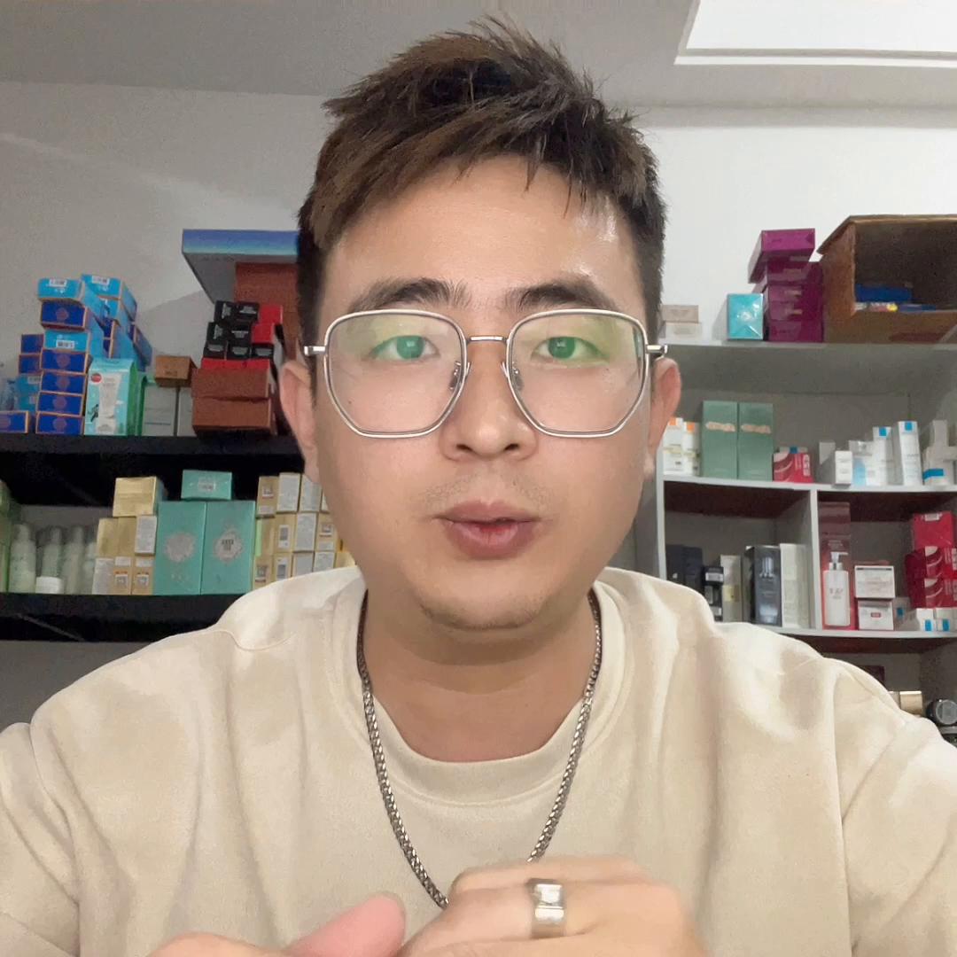 开化妆品店是加盟还是去批发,开化妆品店要加盟吗