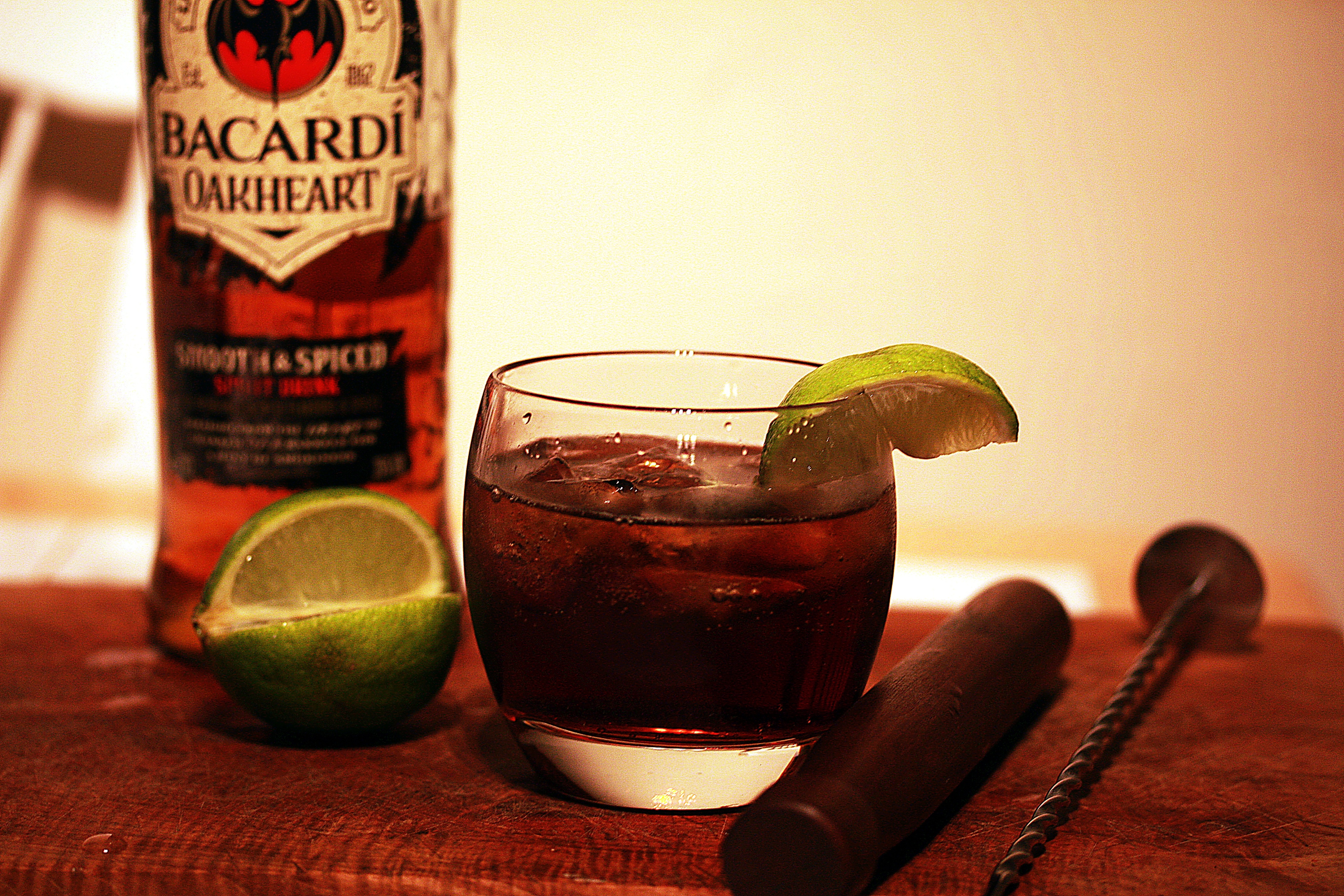 甜蜜背后是残酷的历史：非洲黑人血泪酿造的朗姆酒