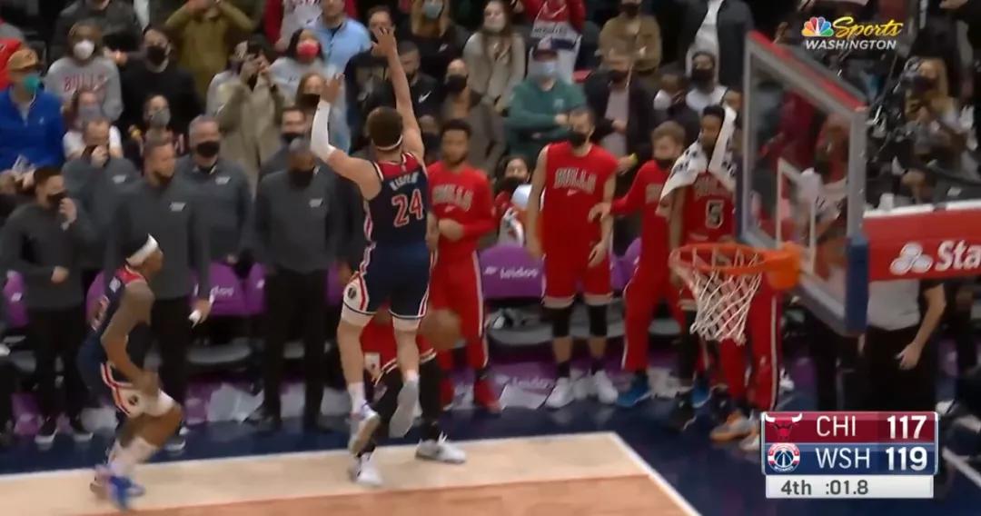 阿赞连续两天背靠背三分绝杀,阿赞背靠背绝杀