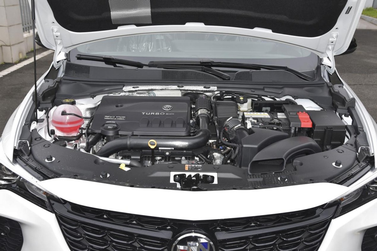 23款威朗pro乐享版对比22款速腾,别克威朗pro533t和14款轩逸对比