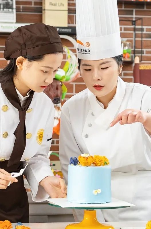 秋季报名火热进行中|十大理由告诉你,择校为什么选择海南新东方