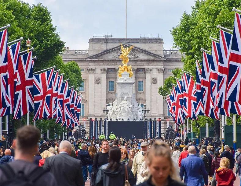 资产超过千万的移民,大批富商移民