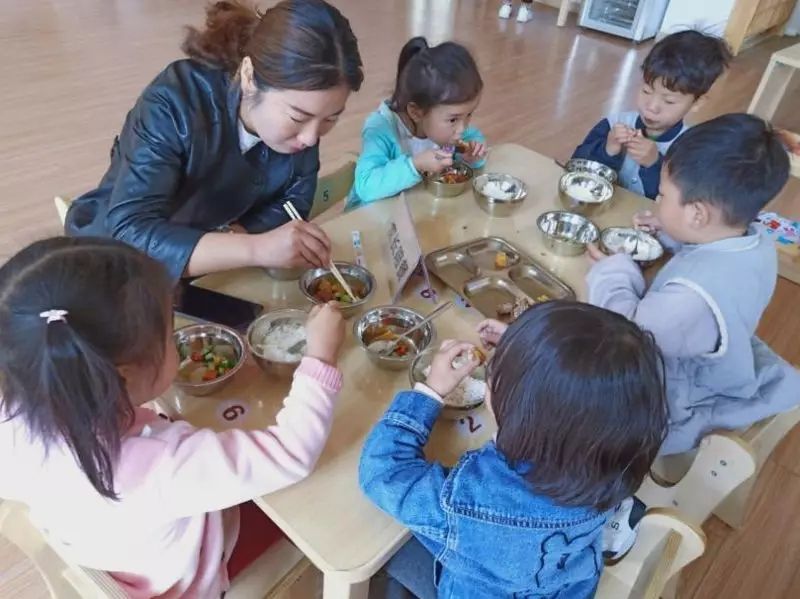 孩子在幼儿园过得不好的几个表现,八招判断孩子在幼儿园经历了什么