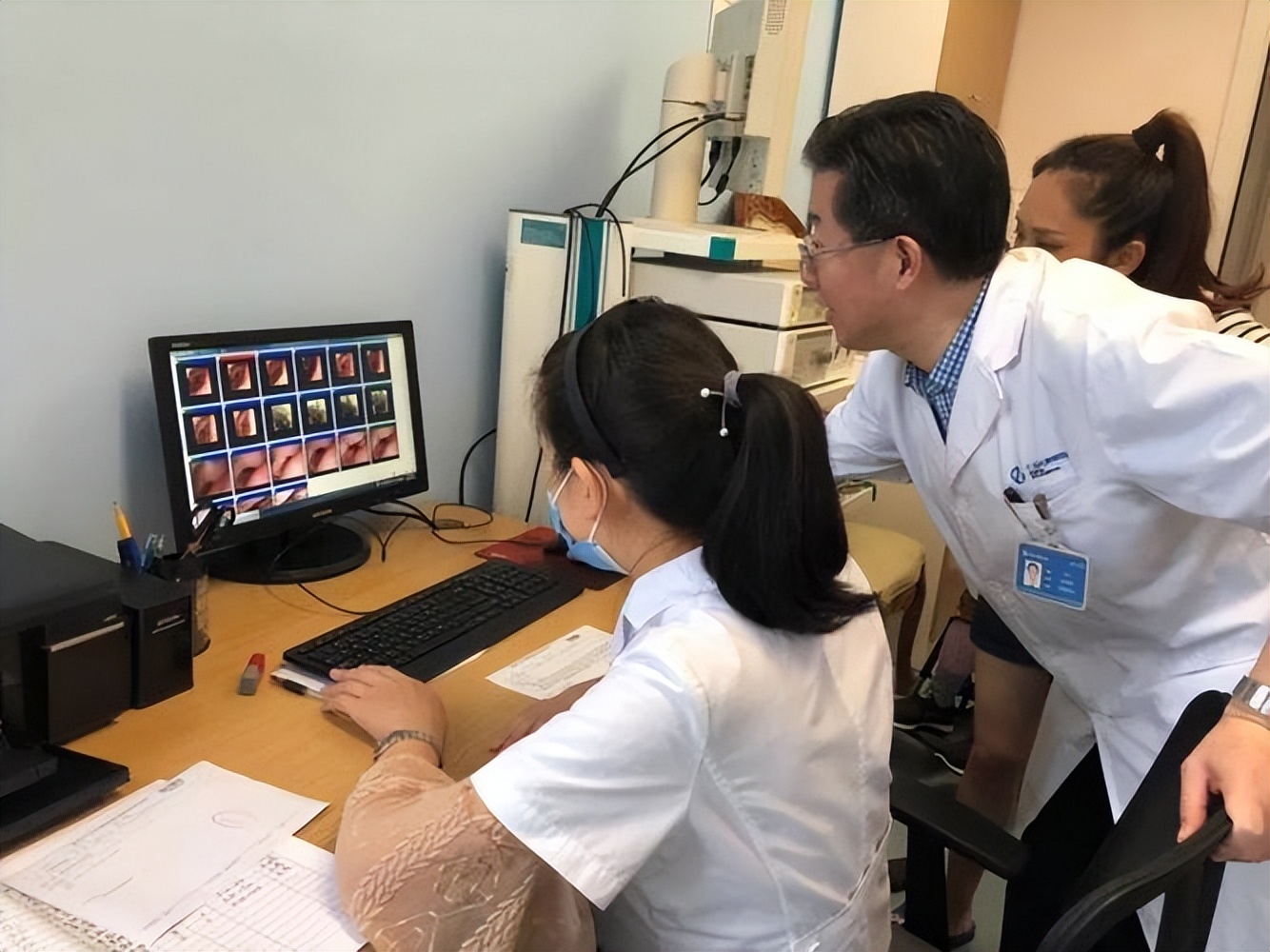 女性到了夜晚放屁多怎么回事,女性到了夜晚放屁多响怎么回事