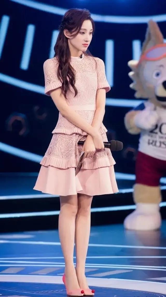 央视美女主持人马凡舒简历,央视美女马凡舒