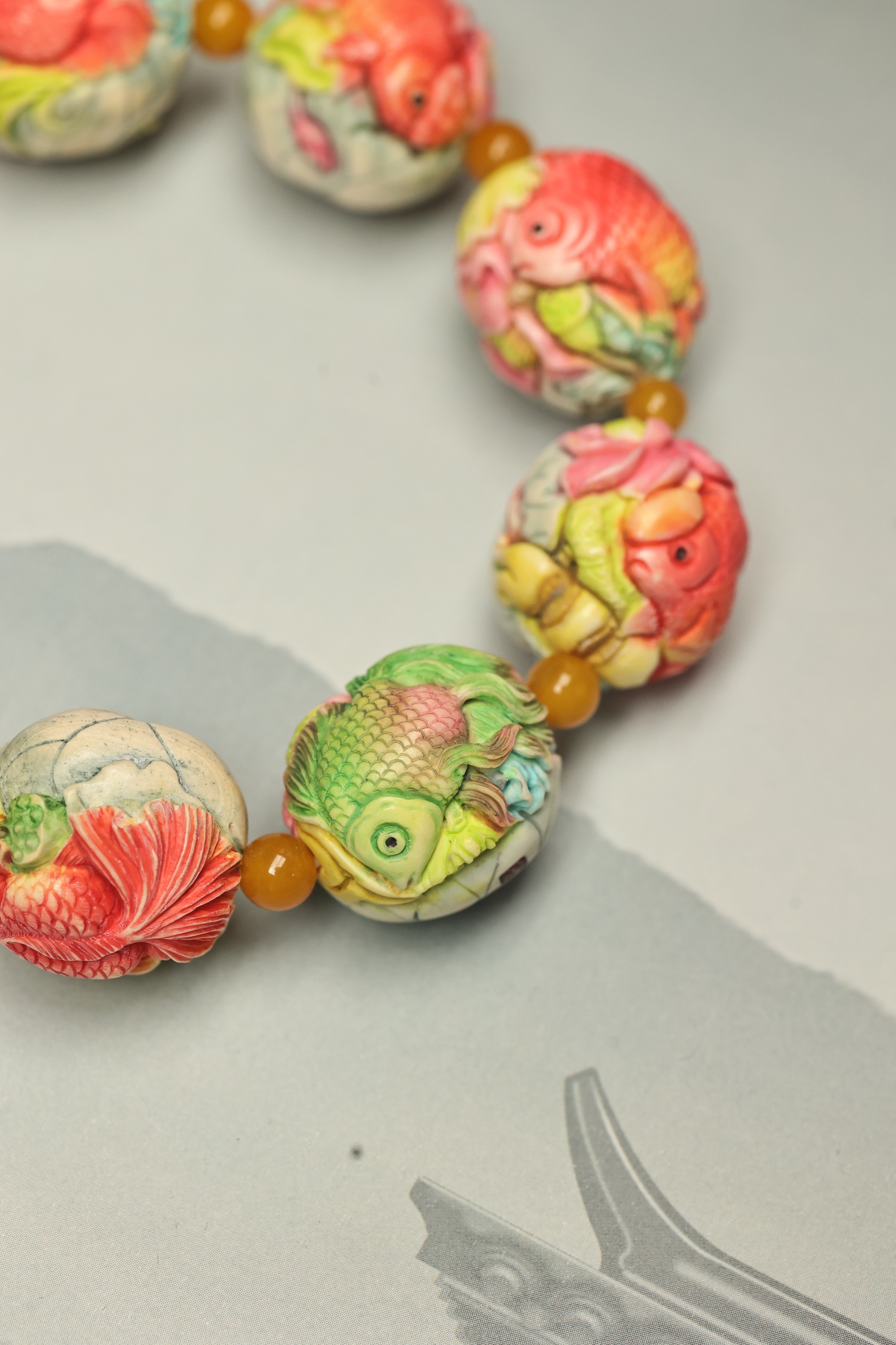 猛犸和蜜蜡哪个更有收藏价值 (象牙和猛犸象牙谁适合收藏)