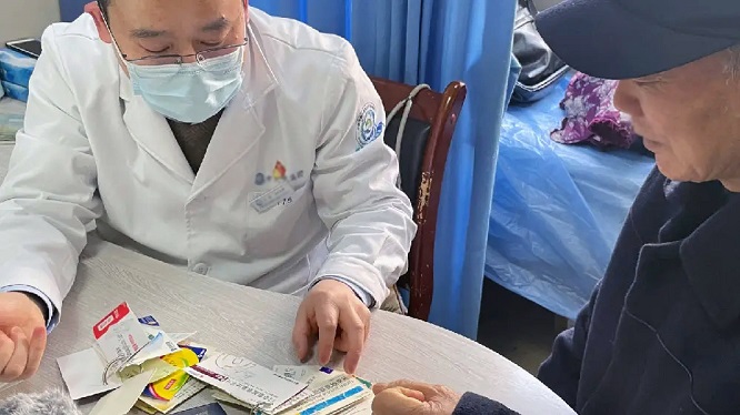 鏉窞鑰佹潨鑲濈檶鏅氭湡鎷掔粷鎵嬫湳,鑲濈檶鏅氭湡鑰佷汉鎷掔粷娌荤枟