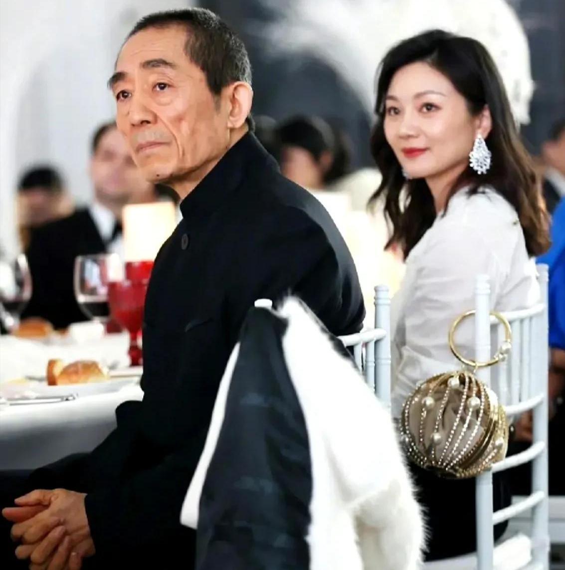 张艺谋毕业典礼,张艺谋参加长子毕业礼